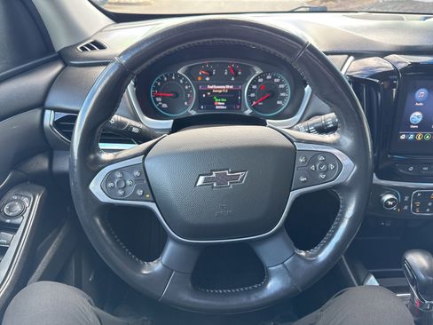 Used 2021 Chevrolet Traverse RS image 22
