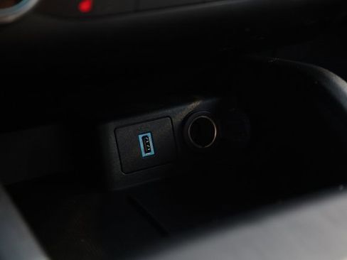 Used 2020 Ford Escape SE image 22