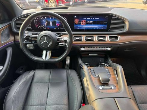 Used 2024 Mercedes-Benz GLS 580 4MATIC image 19