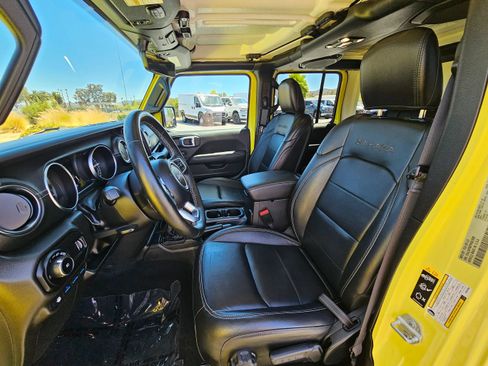 Used 2023 Jeep Wrangler Unlimited Sahara w/ Cold Weather Group AWD/4WD image 17