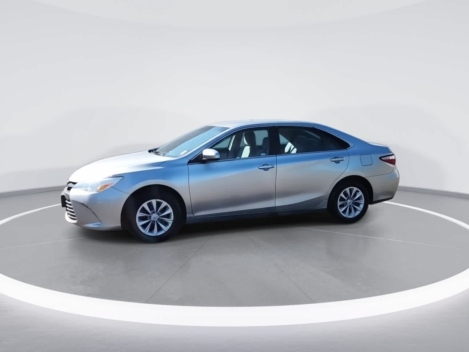 Certified 2016 Toyota Camry LE FWD image 4