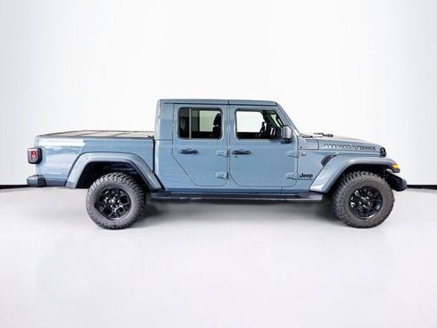 Used 2025 Jeep Gladiator Sport image 4