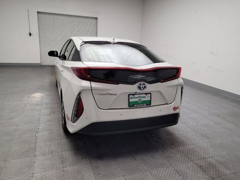 Used 2017 Toyota Prius Prime Advanced image 6