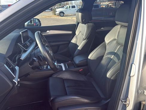 Used 2018 Audi SQ5 Prestige w/ Prestige Package image 2