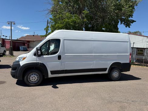 Used 2023 RAM ProMaster 2500 FWD image 2
