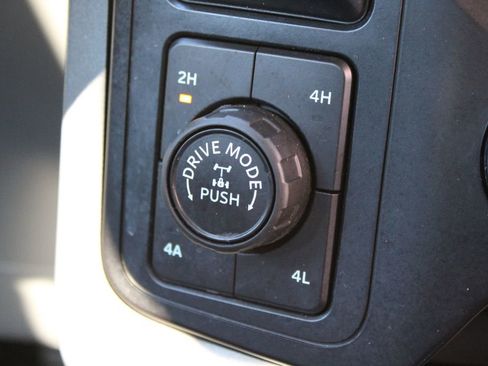 Used 2021 Ford F150 Lariat w/ Equipment Group 502A High image 17