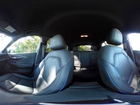 Used 2025 Buick Envista Sport Touring image 42