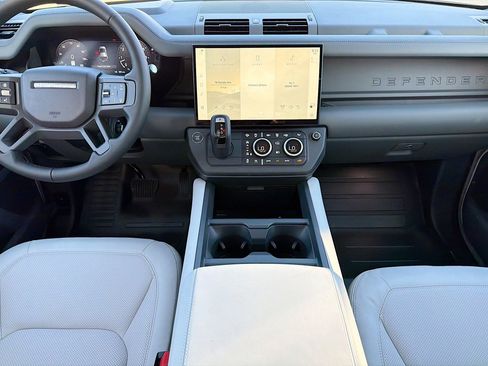 New 2026 Land Rover Defender 110 X-Dynamic SE image 18