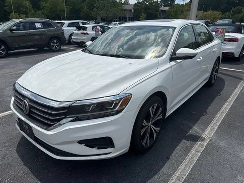Used 2021 Volkswagen Passat 2.0T SE FWD image 10