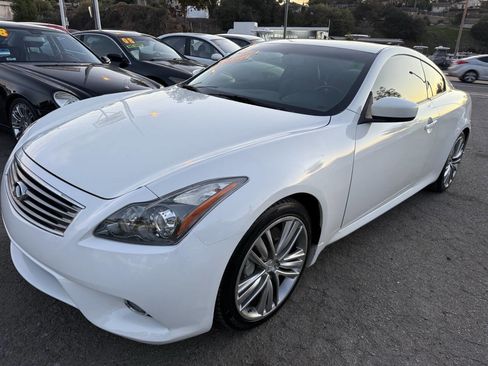 Used 2013 INFINITI G37 Journey w/ Premium Pkg image 3
