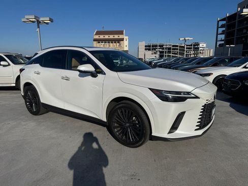 Used 2024 Lexus RX 350 Premium w/ Convenience Package FWD image 2