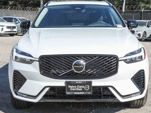 New 2026 Volvo XC60 B5 Core image 2