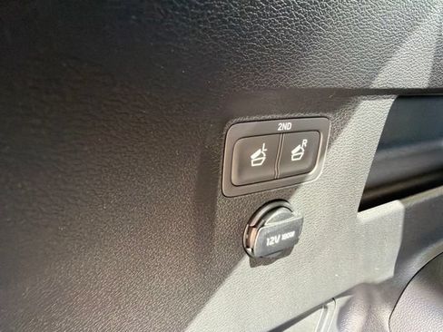 Used 2025 Kia Telluride EX w/ EX Captain's Chair Package FWD image 32