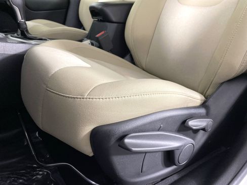Used 2016 Jeep Cherokee Sport AWD/4WD image 15