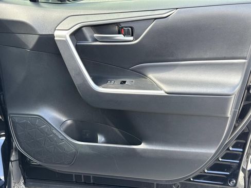 Used 2025 Toyota RAV4 XLE image 24