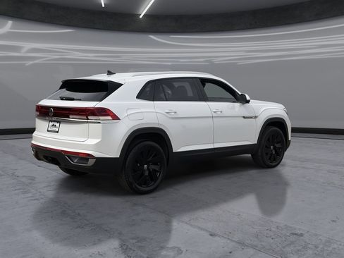 New 2026 Volkswagen Atlas Cross Sport SE FWD image 5