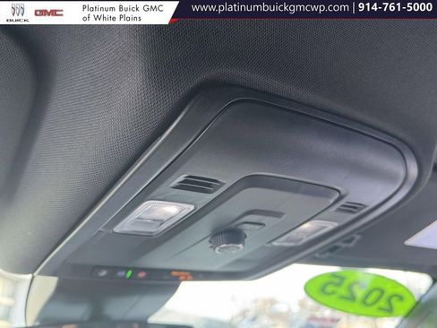 Used 2025 Chevrolet Tahoe LT image 29