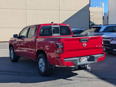 Used 2022 Nissan Frontier SV w/ Technology Package image 8