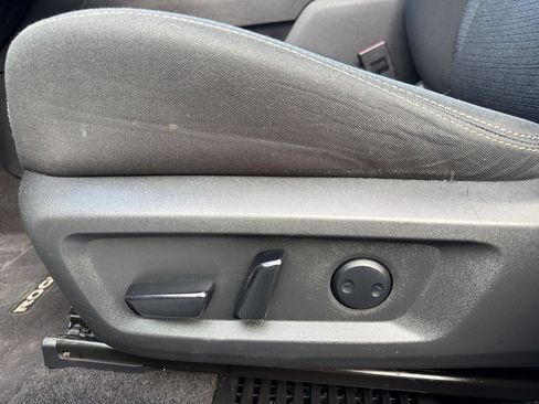 Used 2022 Nissan Rogue SV image 15