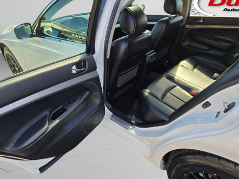 Used 2015 INFINITI Q40 w/ Moonroof Package RWD image 22