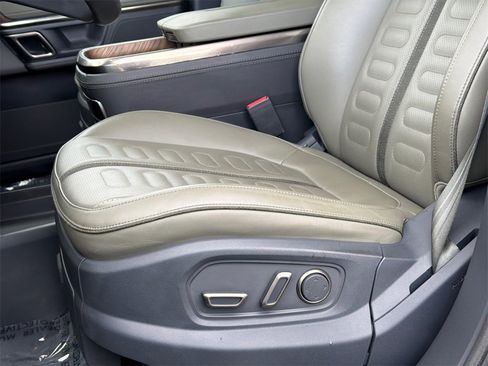 Used 2022 Rivian R1T Adventure image 22