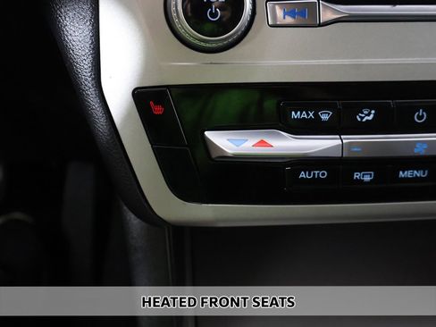 Used 2022 Ford Explorer XLT image 5