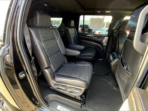 Used 2021 Cadillac Escalade ESV Sport Platinum w/ Heavy-Duty Trailer Package AWD/4WD image 24