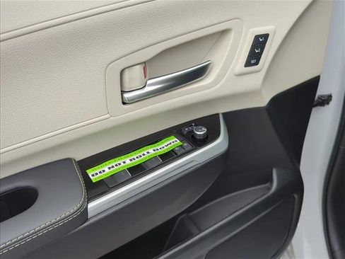 New 2026 Toyota Sienna Platinum image 11