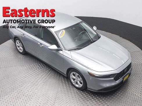 Used 2025 Honda Accord LX image 3