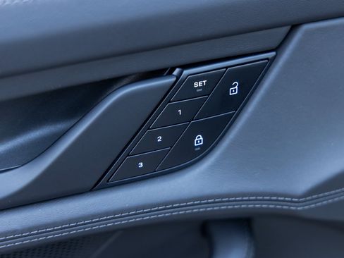 Certified 2023 Porsche Taycan Turbo image 21