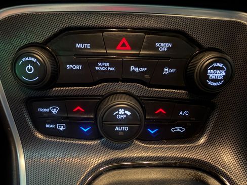 Used 2018 Dodge Challenger GT image 50