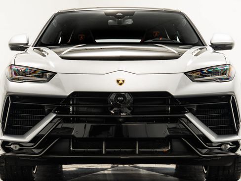 Used 2024 Lamborghini Urus Performante AWD/4WD image 4