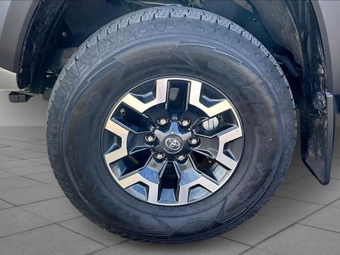 Certified 2020 Toyota Tacoma TRD Off-Road image 9