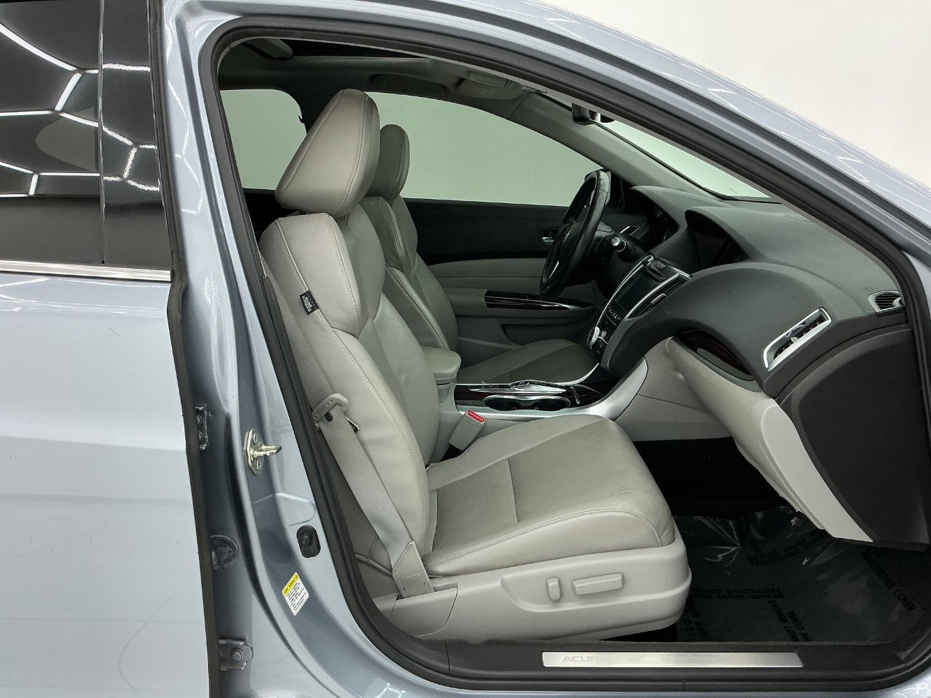 Used 2016 Acura TLX w/ Technology Package FWD image 15