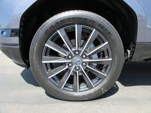 Used 2025 Lexus GX 550 w/ Accessory Package (2T) AWD/4WD image 57