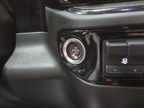 Used 2023 Chevrolet Silverado 1500 ZR2 AWD/4WD image 17