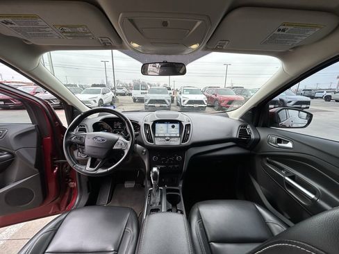 Used 2019 Ford Escape SEL image 9