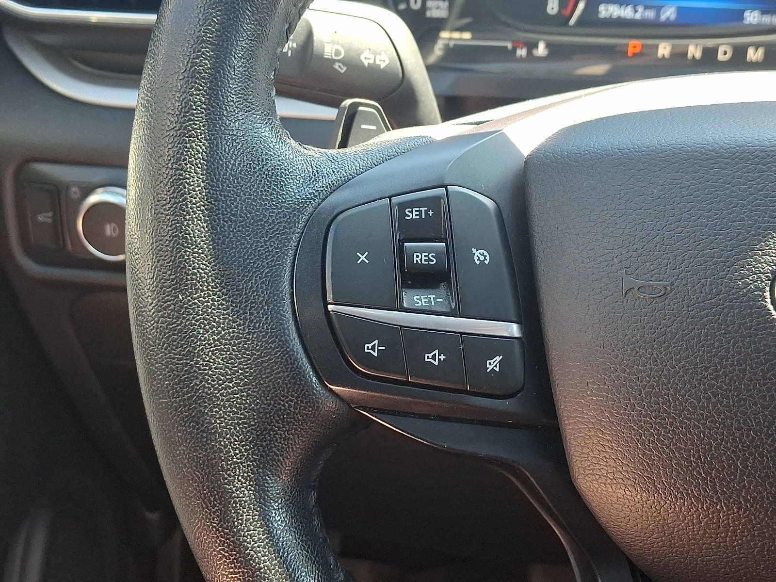 Used 2020 Ford Explorer XLT w/ Equipment Group 202A AWD/4WD image 23