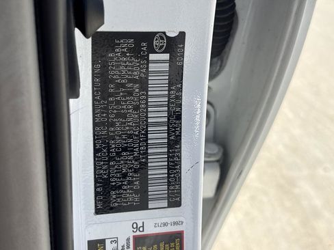 Used 2012 Toyota Camry LE FWD image 27