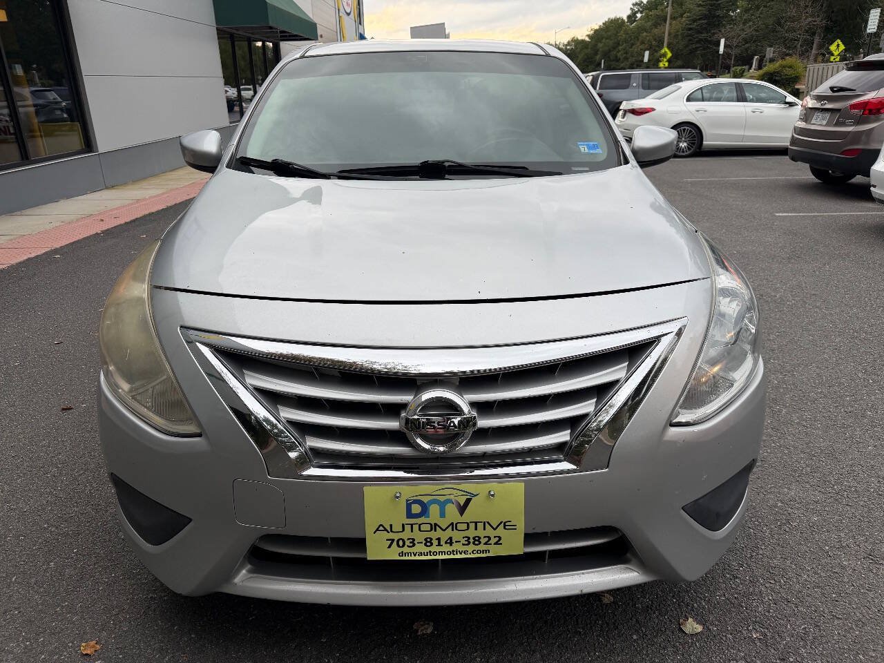 Used 2016 Nissan Versa SV FWD image 11