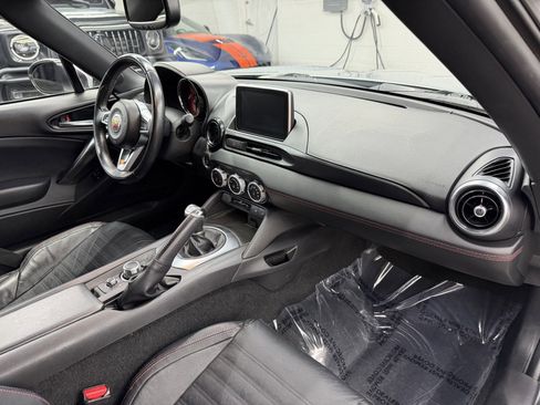 Used 2019 FIAT 124 Spider Abarth w/ Convenience Group image 17