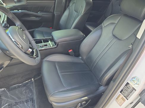Used 2025 Kia Sorento SX FWD image 16