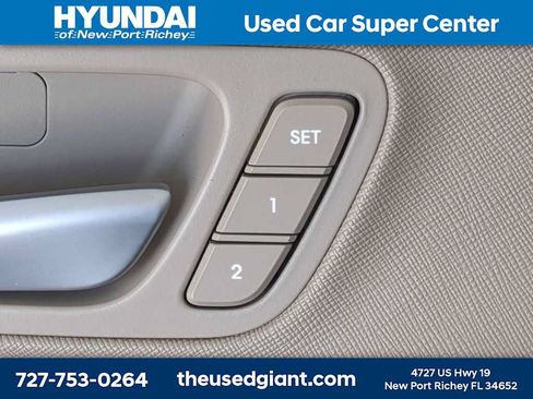 Used 2015 Hyundai Santa Fe Limited w/ Option Group 04 FWD image 36