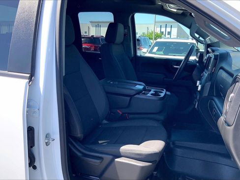 Used 2024 GMC Sierra 2500 Pro w/ 1SA Pro Safety Plus Package AWD/4WD image 7