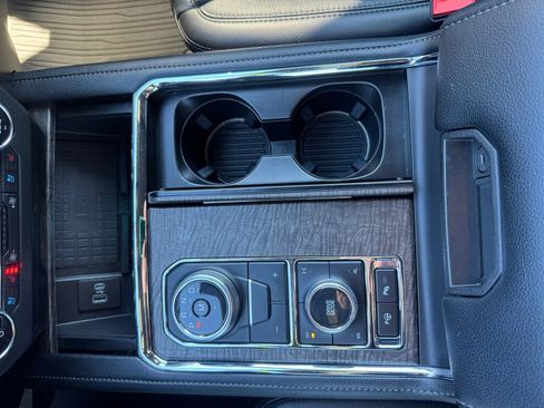 Used 2020 Ford Expedition Limited w/ Special Edition Package image 24