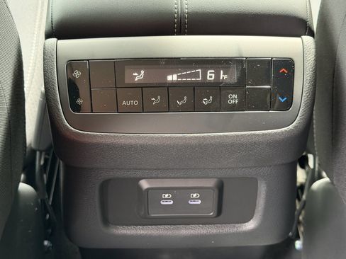 New 2026 Nissan Pathfinder SV w/ SV Premium Package FWD image 20
