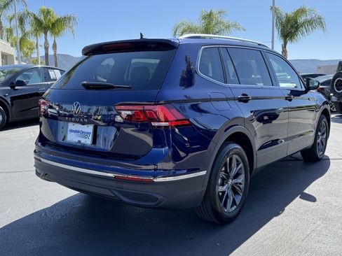 Used 2023 Volkswagen Tiguan SE w/ Panoramic Sunroof Package FWD image 13