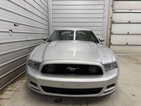 Used 2014 Ford Mustang GT Premium w/ Comfort Package RWD image 2