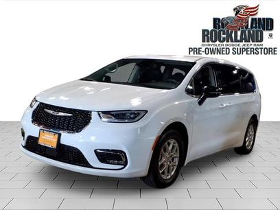 Certified 2024 Chrysler Pacifica Touring-L
