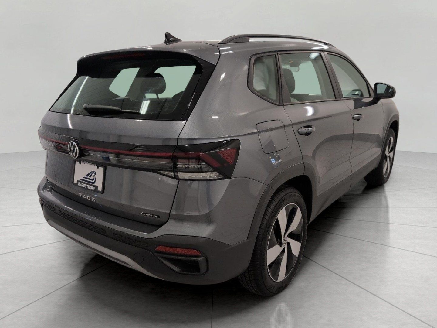 Used 2026 Volkswagen Taos S AWD/4WD image 7